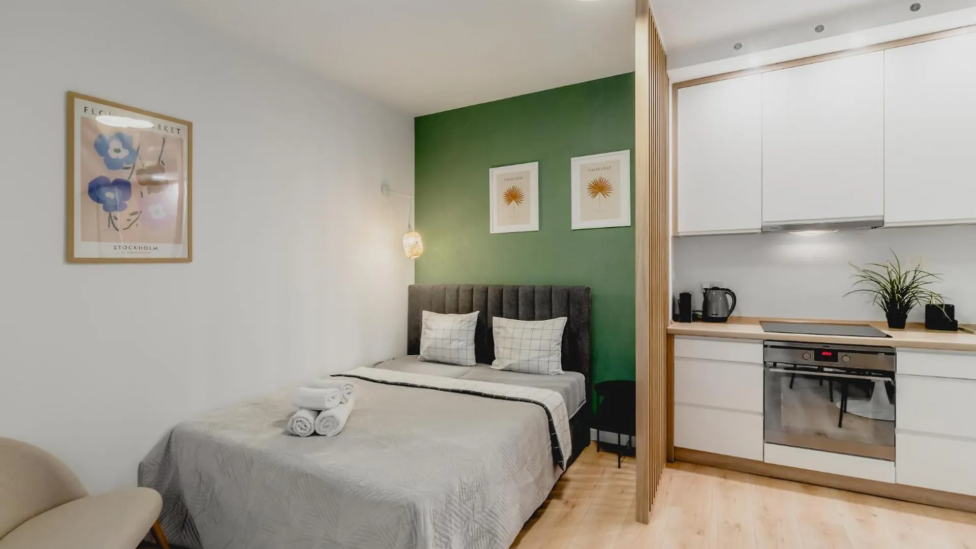 Urban Chic - City Center - Luxury Warsaw Stays - Towarowaab Street Appartement
